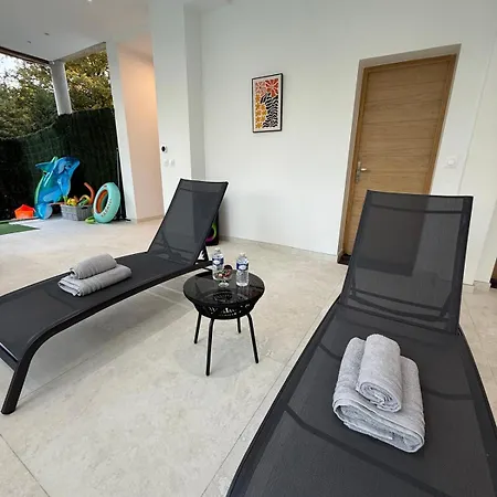 Sublime Loft Piscine Interieure Apartmán *