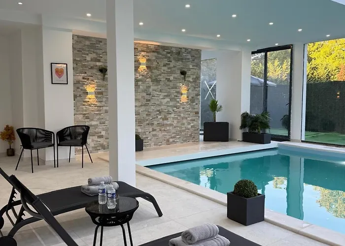 Sublime Loft Piscine Interieure Apartment